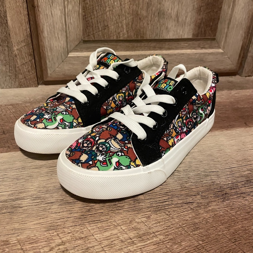 Mario kids shoes size 2